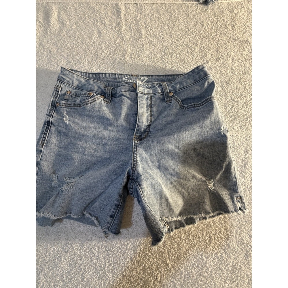 Seven7 Womens Light Wash Distressed Denim Shorts Size 6 Mid Rise 6in Inseam Blue